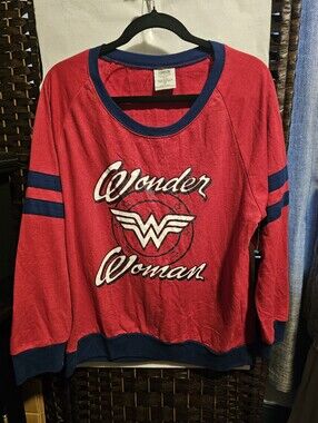Wonder Woman Pullover Shirt Womens 2XL Red White & Blue Like New